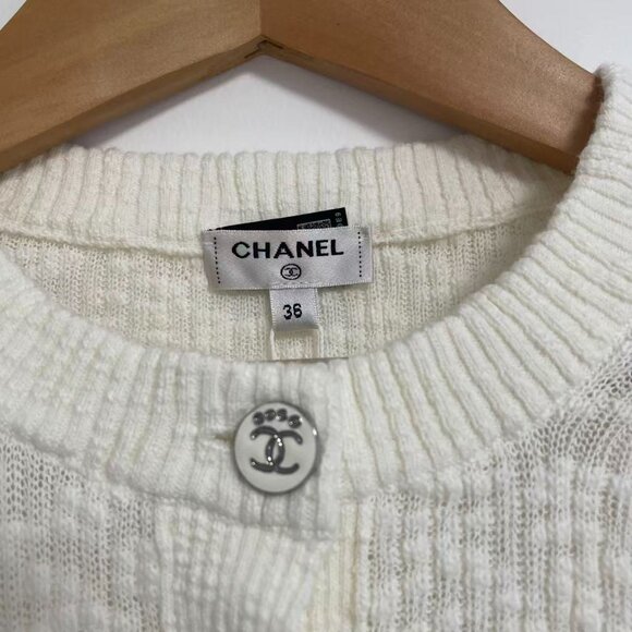 The Chanel Coco Beach 2025 collection Cardigan - Picture 6 of 14